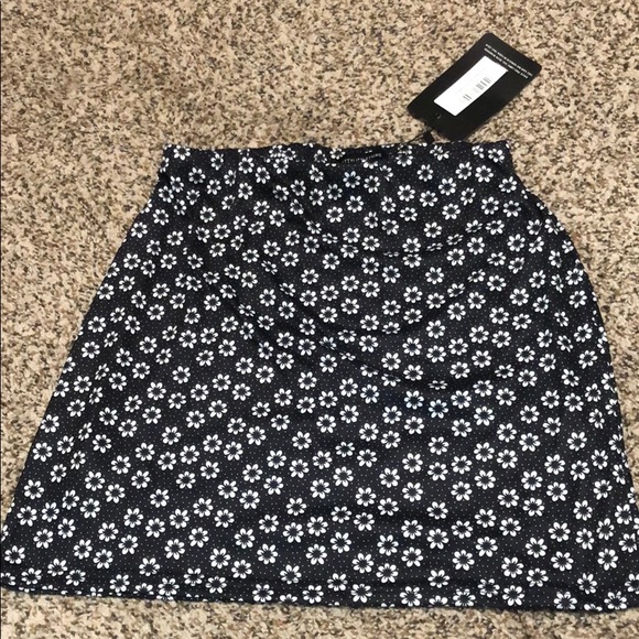 Floral mini skirt - Picture 3 of 3